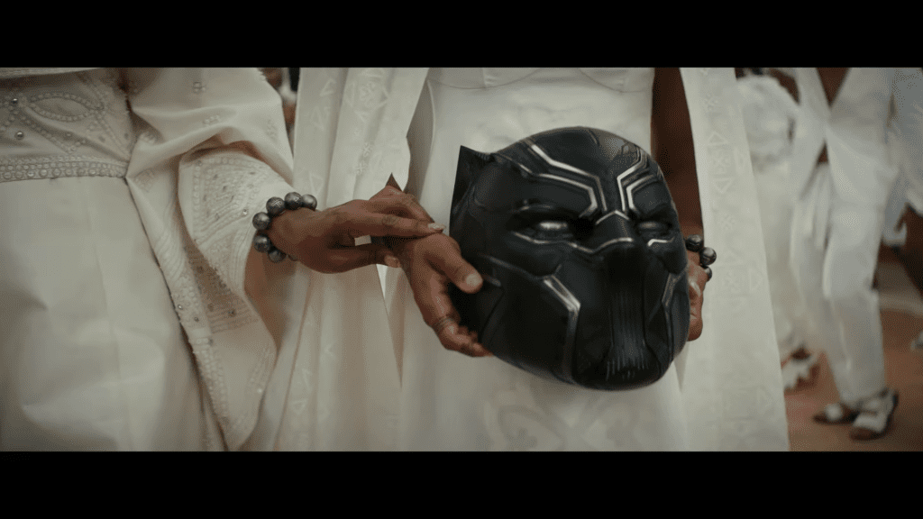 Black Panther Helmet In Suri Hand